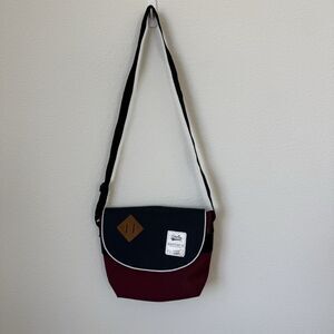 Anello Western' It Messenger‎ Crossbody Bag Burgundy Navy Colorblock, OS